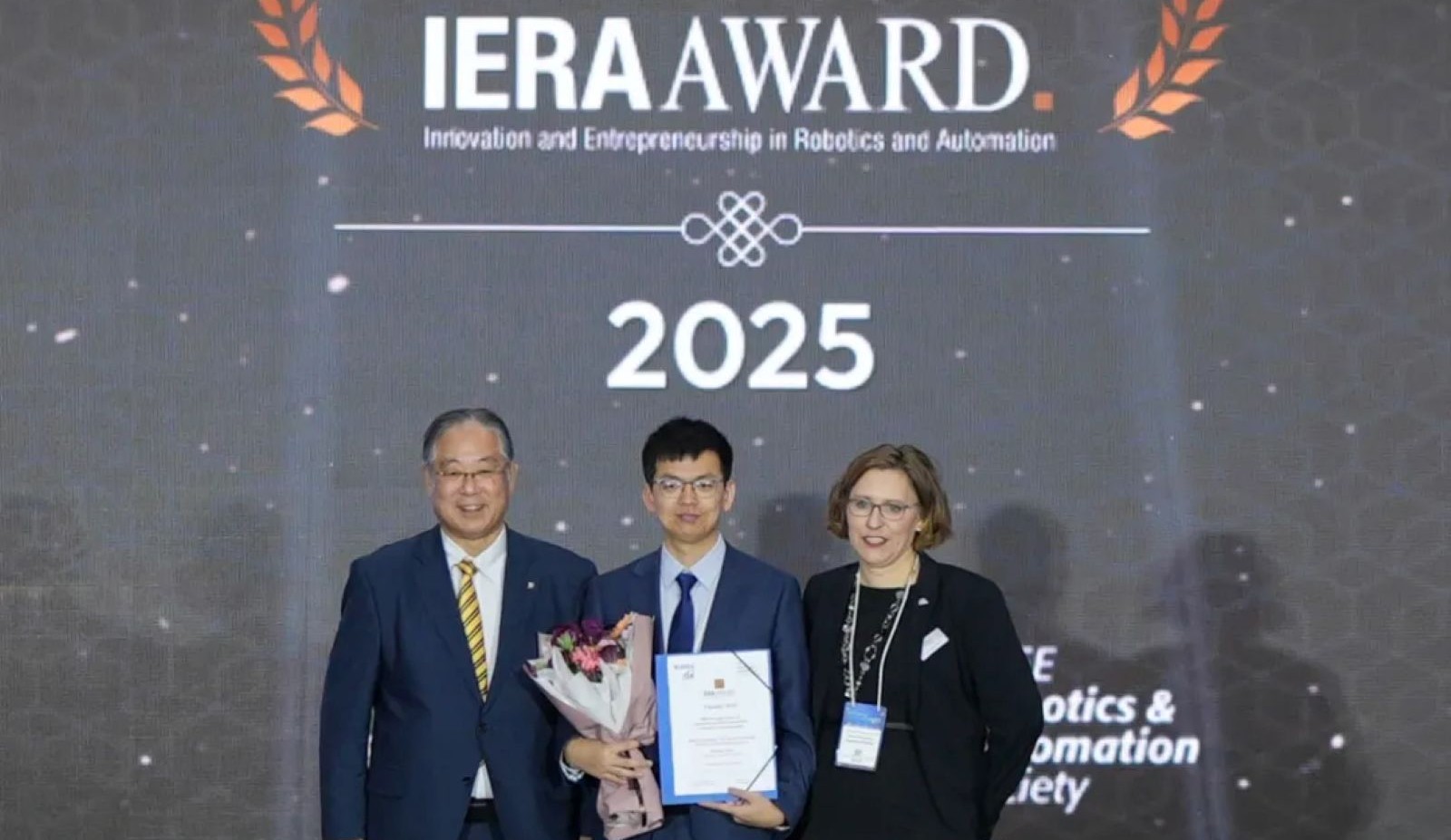 Youibot’s Vortex Wheeled Humanoid Robot Nominated for 2025 IERA Award
